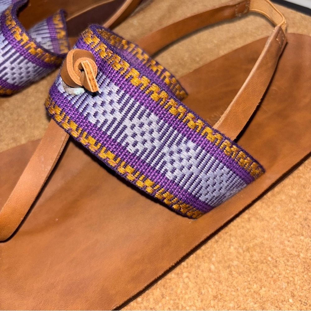 💐Feelgoodz Tan Vegan Leather Sandals Women's 9 Shimmery Purple Strap Back Strap - Picture 2 of 6